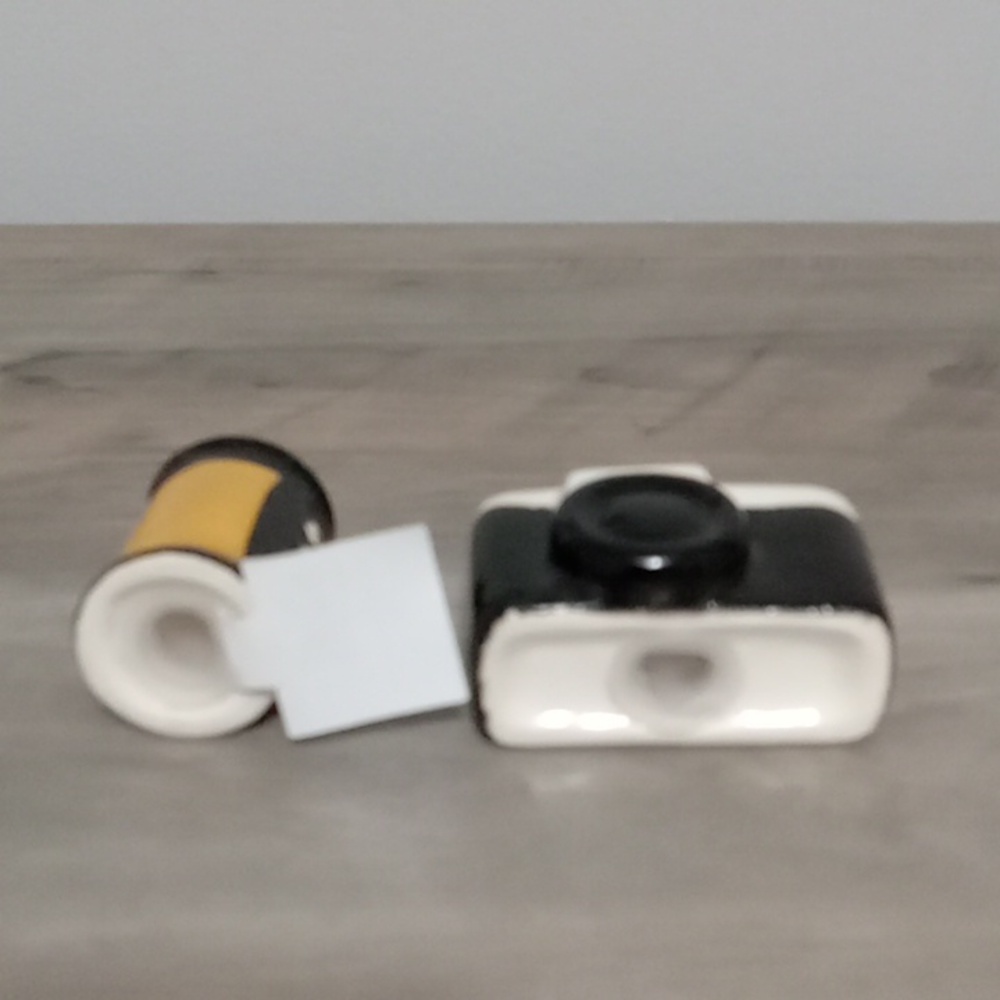 Cracker Barrel Salt & Pepper Set New - Picture 3 of 4